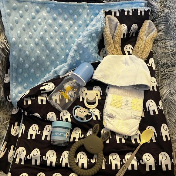 Reborn Baby Boy Cloth Body Full Silicone Vinyl Limbs & Accessories (NEW) - Picture 10 of 11